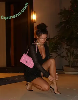 wisnniowa / Roksana nude photo #0137