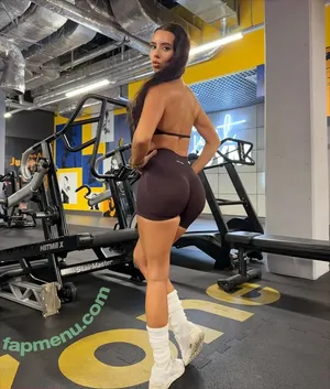 wisnniowa / Roksana nude photo #0172