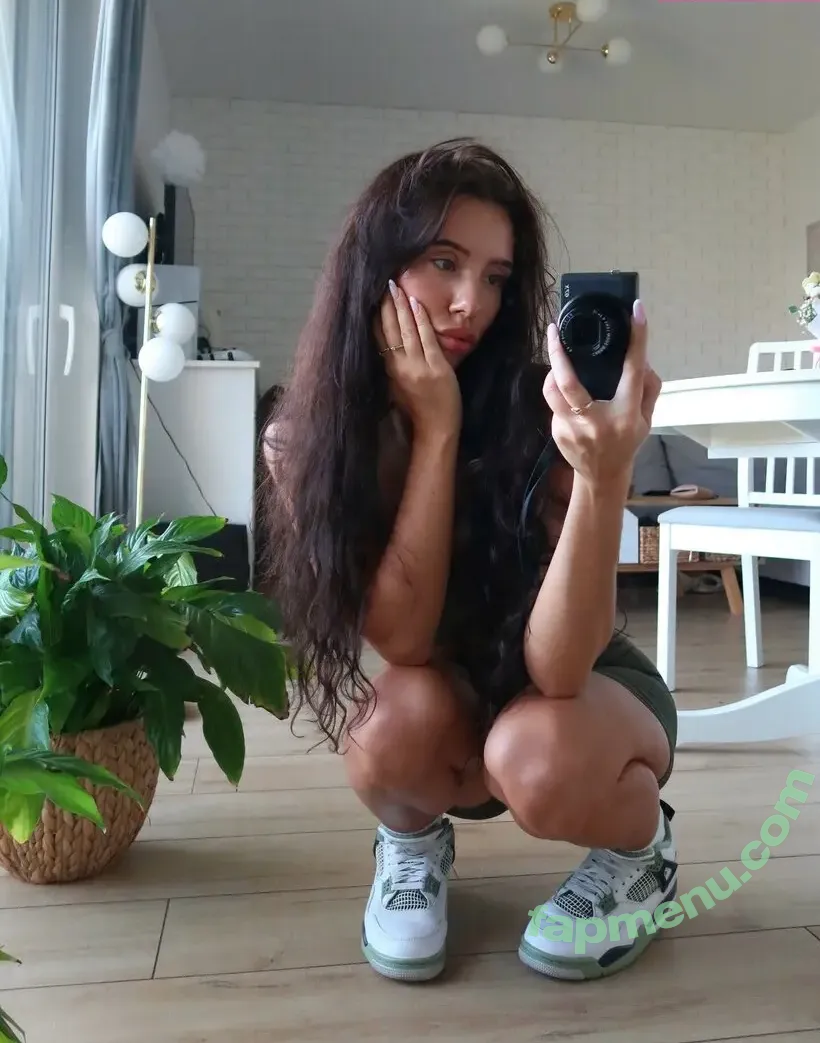 wisnniowa nude photo #0046 (Roksana)