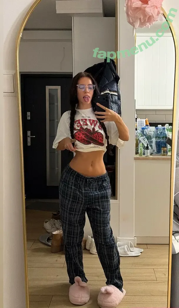 wisnniowa nude photo #0168 (Roksana)