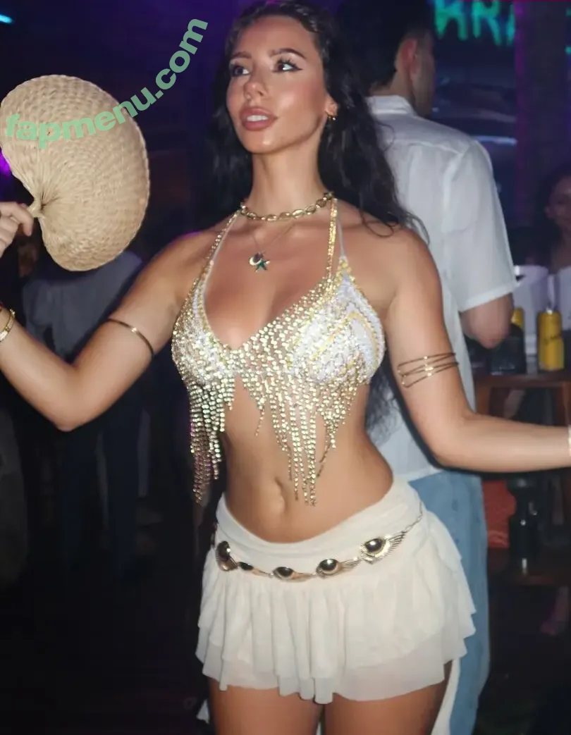 wisnniowa nude photo #0202 (Roksana Wisnniowa)