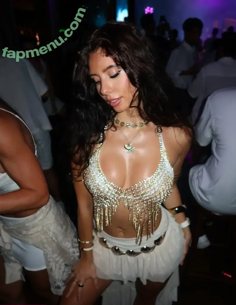 wisnniowa nude photo #0203 (Roksana Wisnniowa)