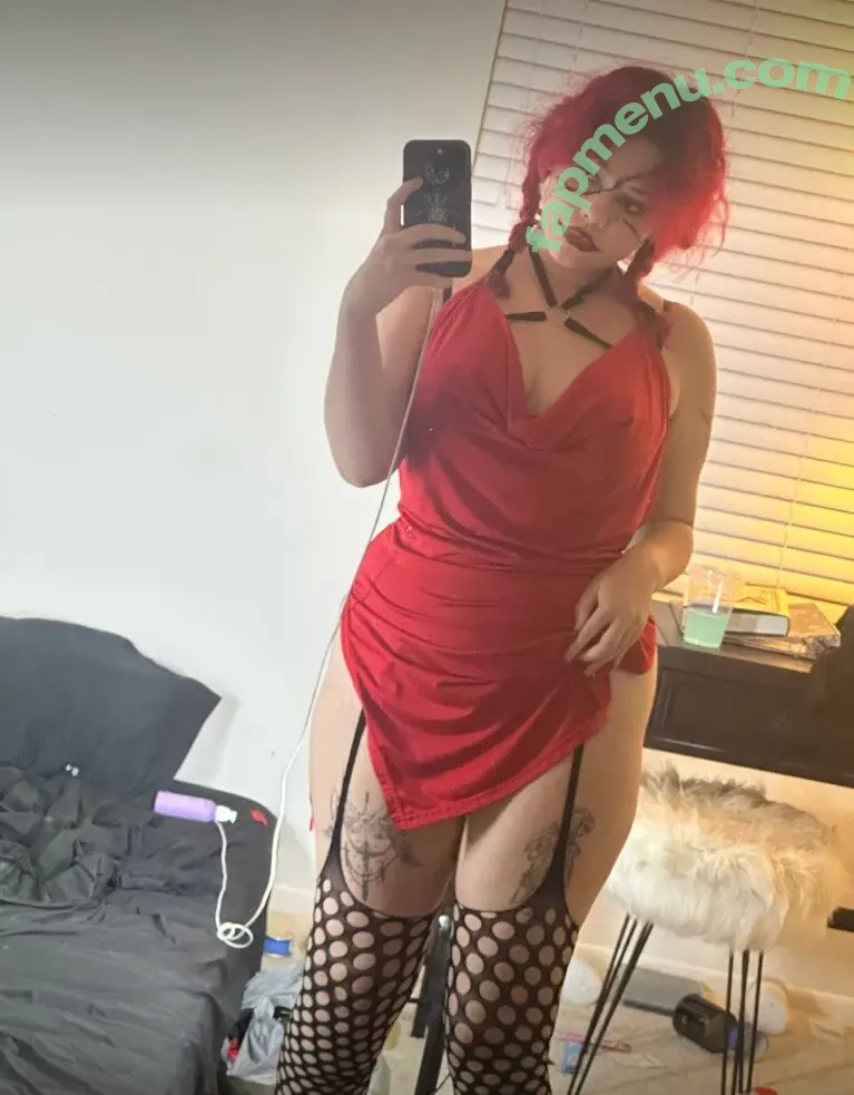 Witchygamergirl nude photo #0005 (Kilgore / clownegirl / gothgamergirly / witchygamergirly)