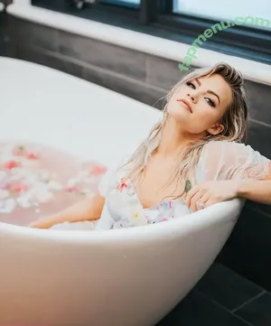 Witney Carson / witneycarson nude photo #0069