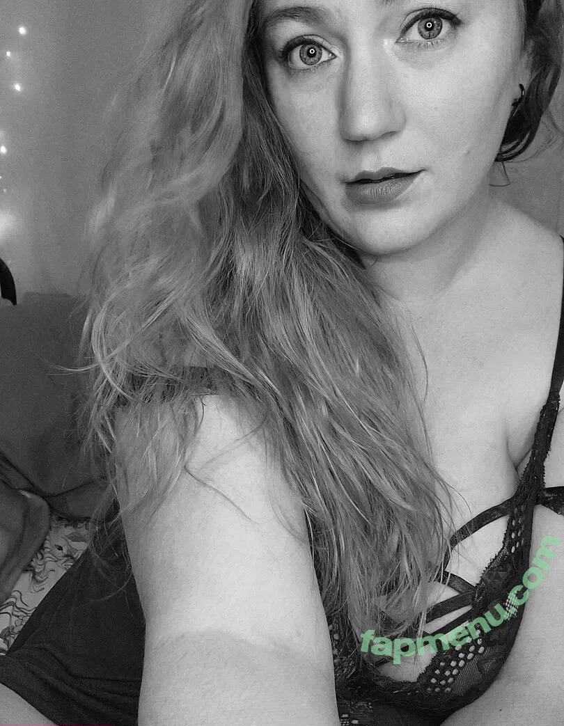 wittylittlewitch nude photo #0061 (wittylittlewitch)