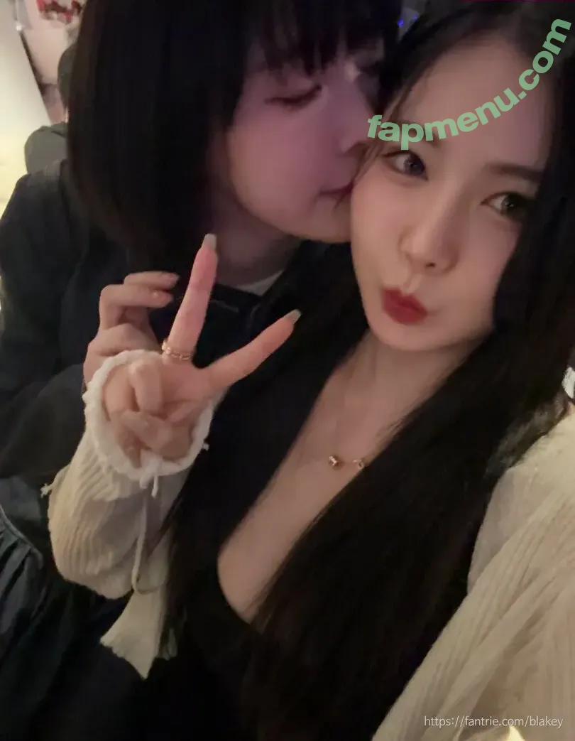 wngml774 nude photo #0077 (hkbal2 / 흑발이♥)