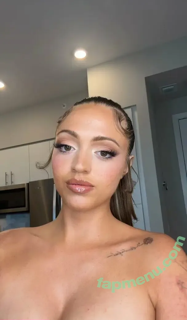 Woah Vicky nude photo #0011 (imwoahvicky / victoriaroseeee)
