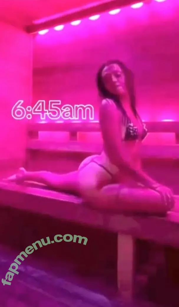 Woah Vicky nude photo #0068 (imwoahvicky / victoriaroseeee)