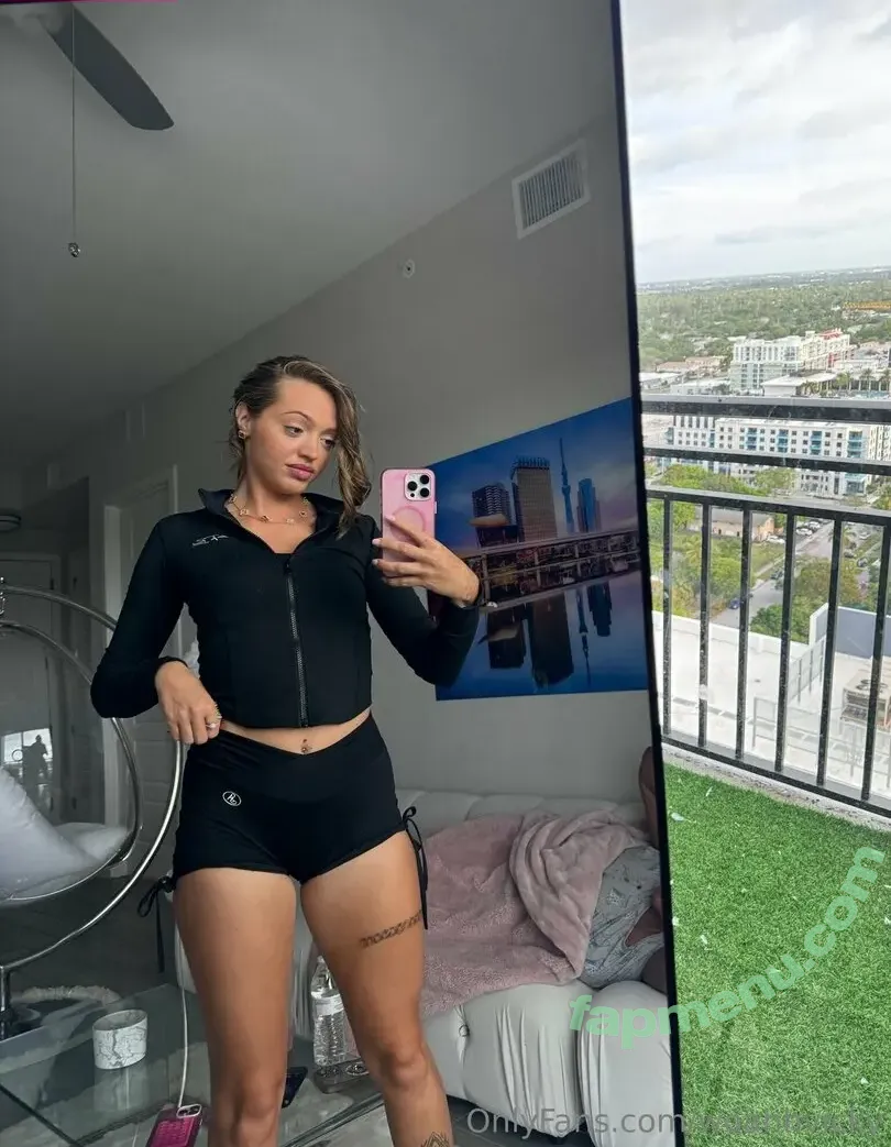 woahhvicky nude photo #0007 (woahhvicky)