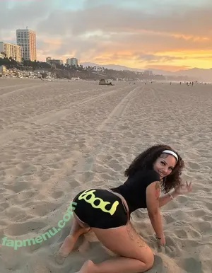 Wokmommy / Wokkellz / mxkelle nude photo #0001