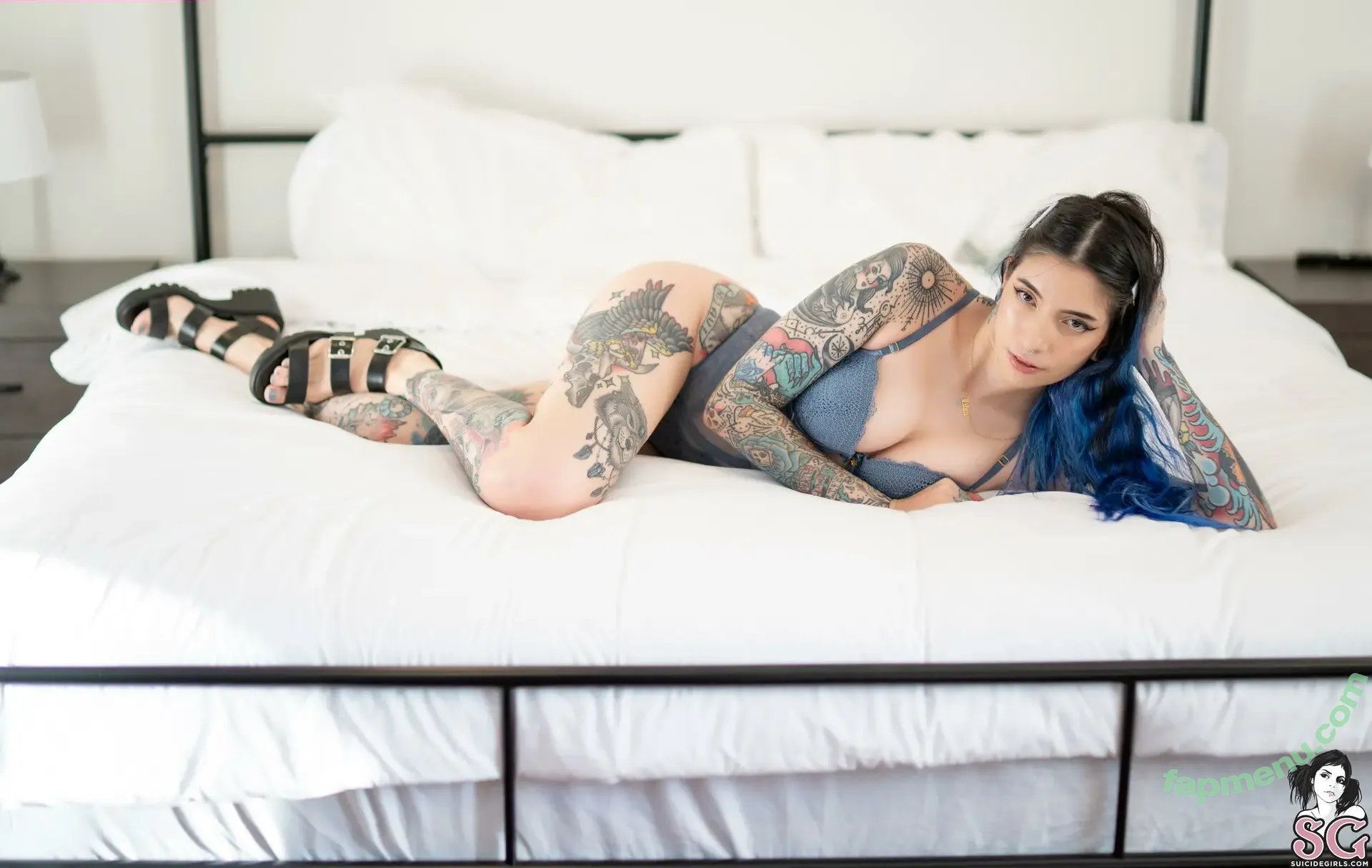 Wolf nude photo #0098 (wolf1834)