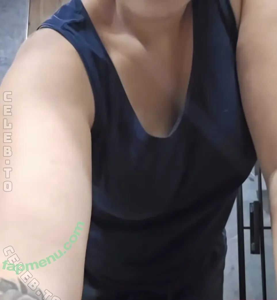 Wollnys nude photo #0258 (DieWollnysRTLZWEI)