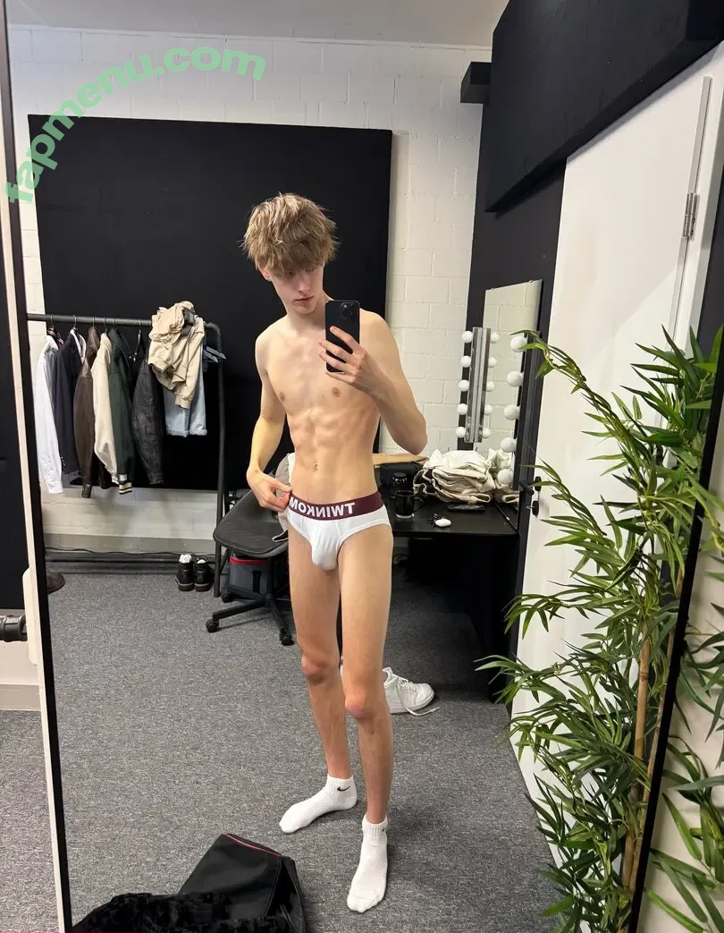 wolver_peen nude photo #0040 (the.one.time)