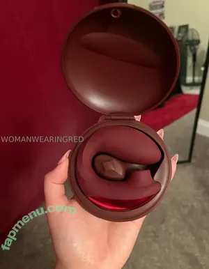 womanwearingred nude