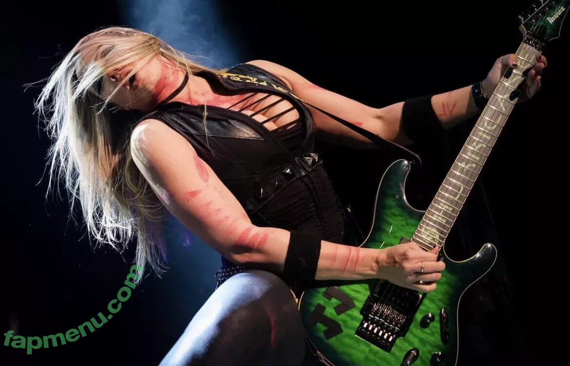 WomenMetal nude photo #0004 (WomenofMetal / thrashmetaldoll)