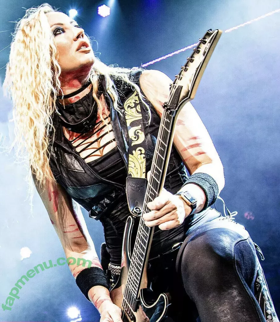 WomenMetal nude photo #0231 (WomenofMetal / thrashmetaldoll)