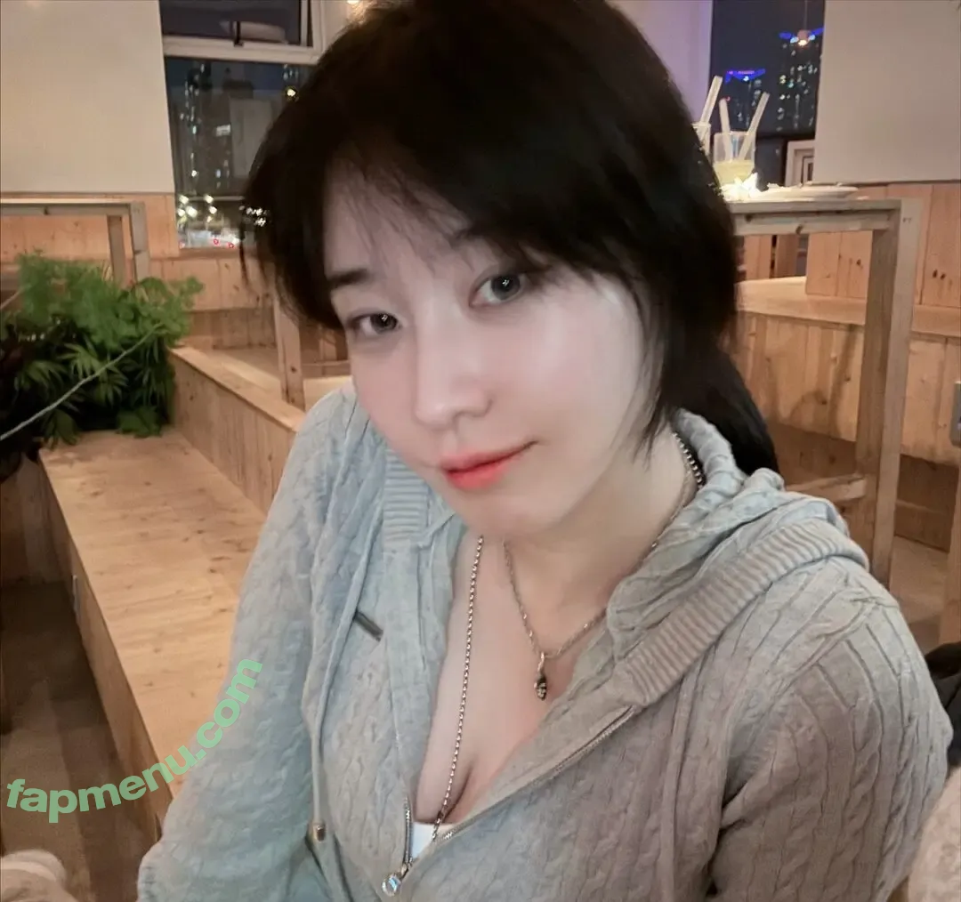 Woohyeon nude photo #0832 (KimWooHye0n / Leeheeeun / woohye0n)