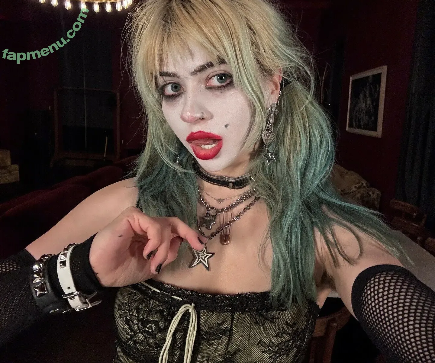 wormsheriff nude photo #0079 (Olivia O)