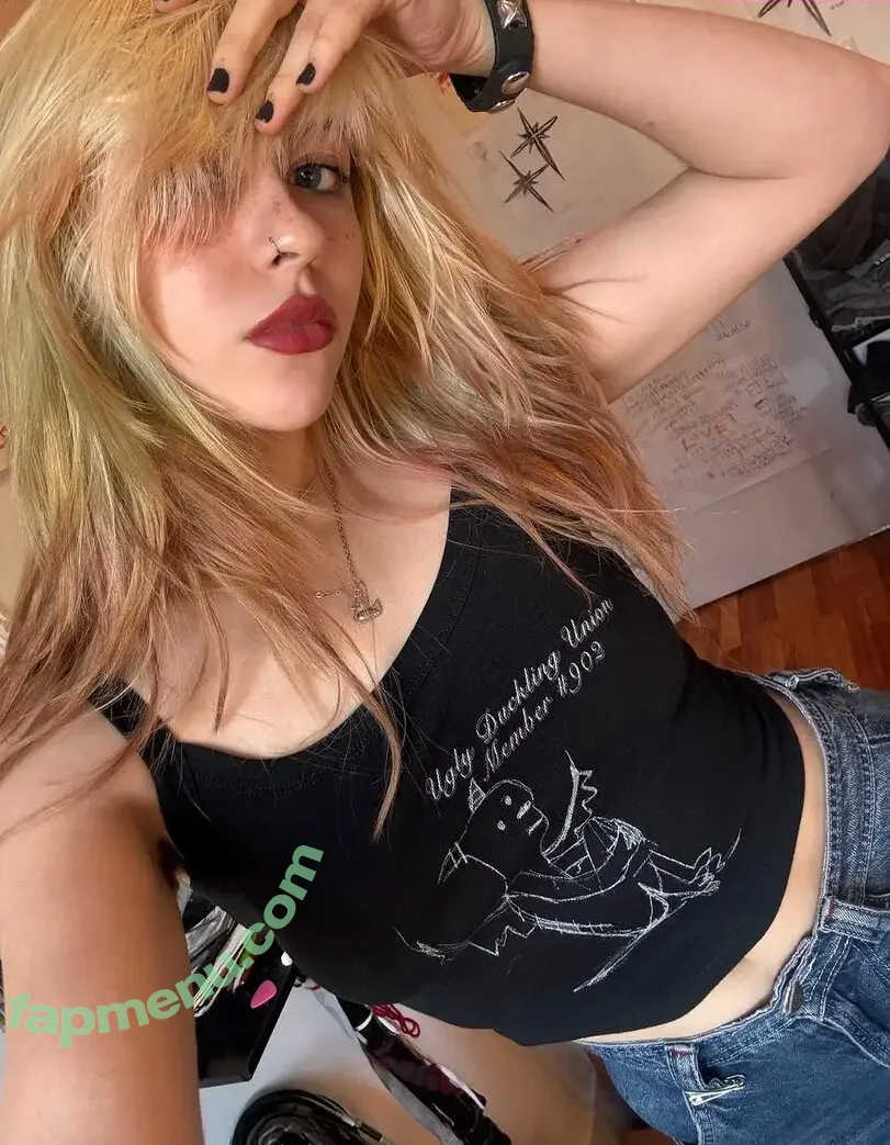 wormsheriff nude photo #0179 (Olivia O)