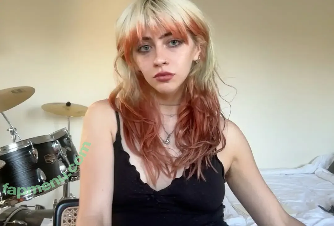 wormsheriff nude photo #0190 (Olivia O)