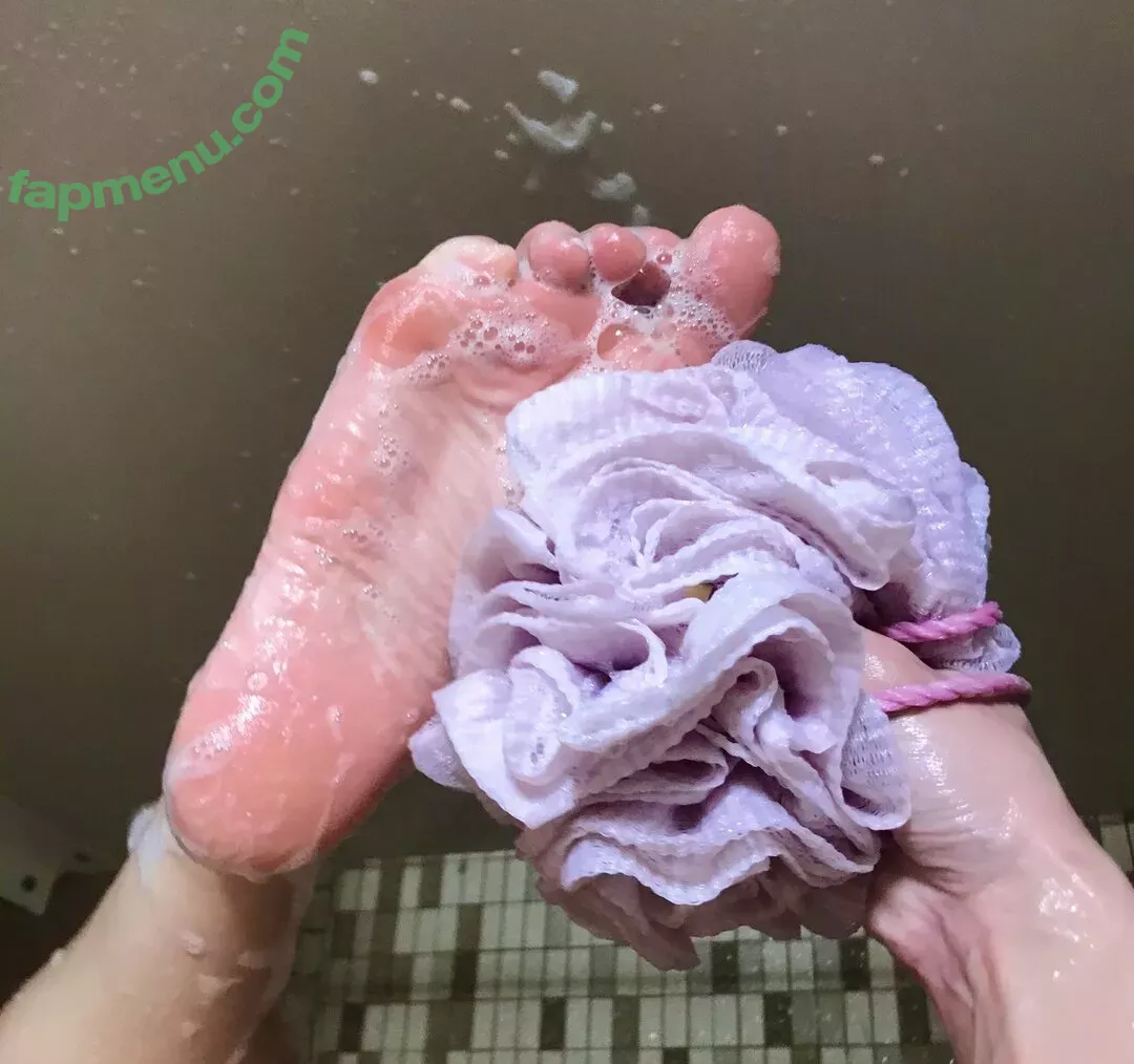 worshipgigi nude photo #0023 (girlyygigi)