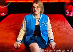 worthlessholes / worthlessasshole5 nude photo #0019