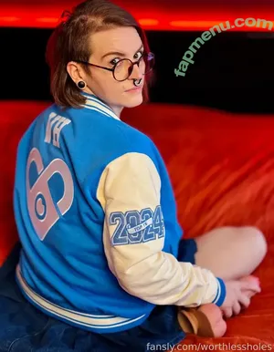 worthlessholes / worthlessasshole5 nude photo #0020