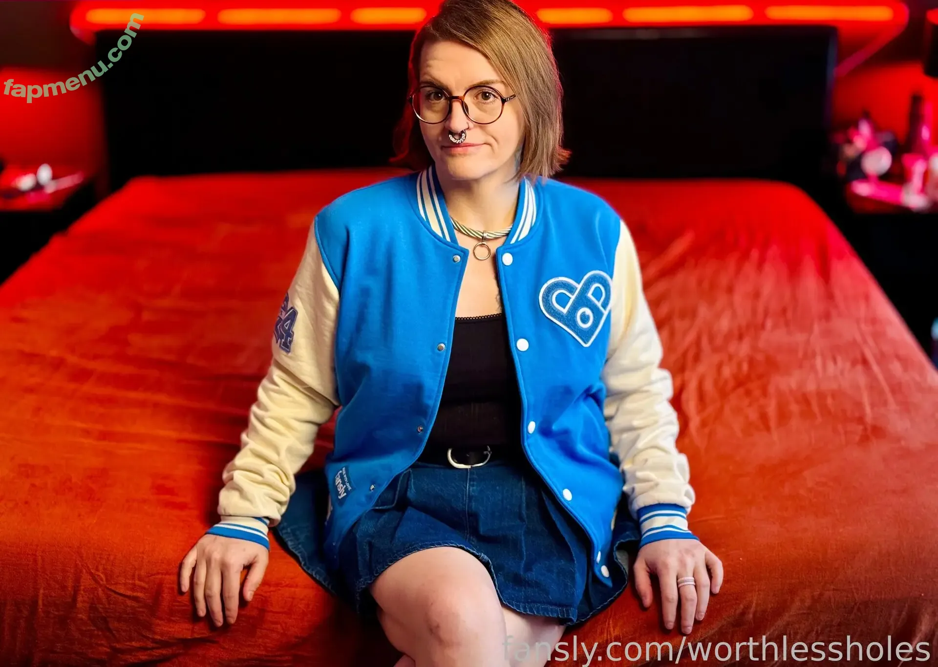 worthlessholes nude photo #0019 (worthlessasshole5)