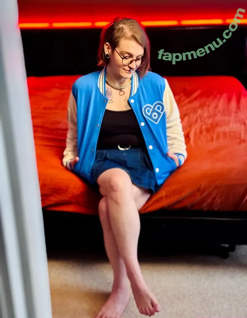 worthlessholes nude photo #0024 (worthlessasshole5)