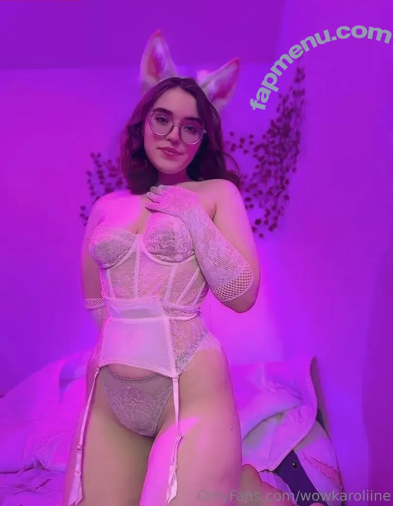 wowkaroliine nude photo #0002 (wowkaroliine)