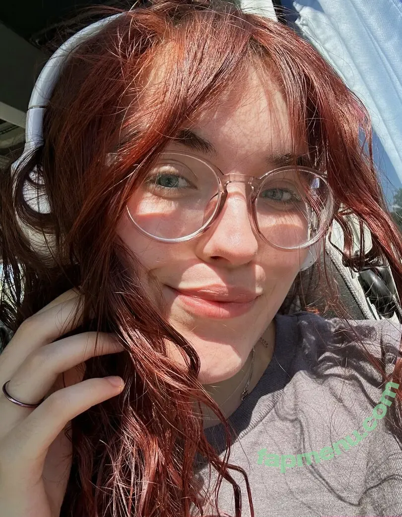 wowkaroliine nude photo #0026 (wowkaroliine)