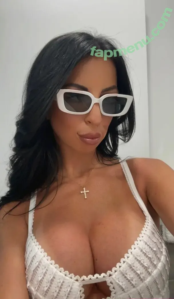 Wutangela nude photo #0032 (Wutangela)