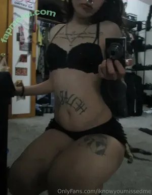 wuvvmia / wuvmia nude photo #0086