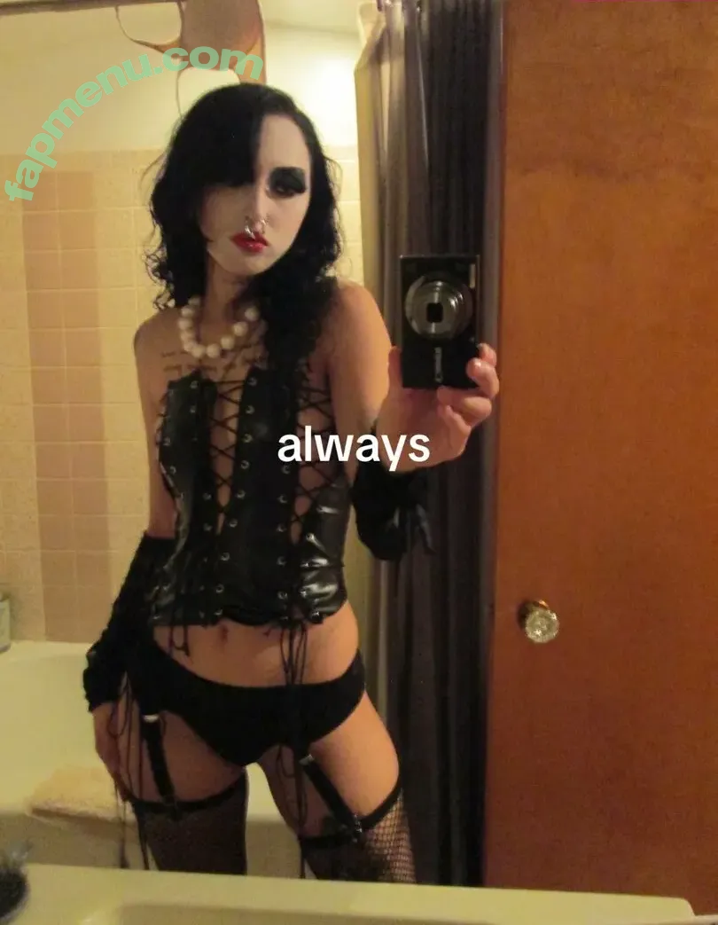 wuvvmia nude photo #0056 (wuvmia)