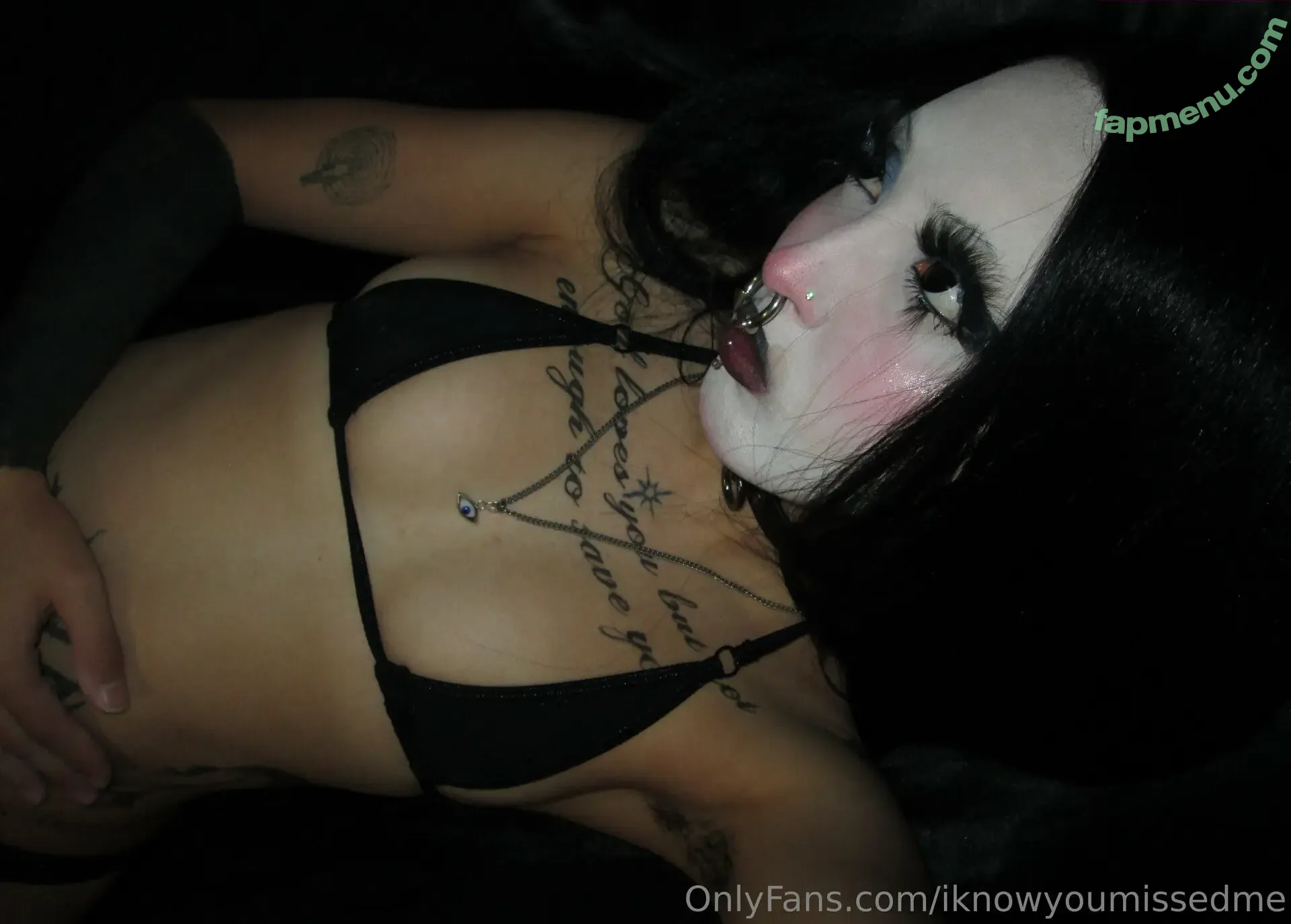 wuvvmia nude photo #0087 (wuvmia)