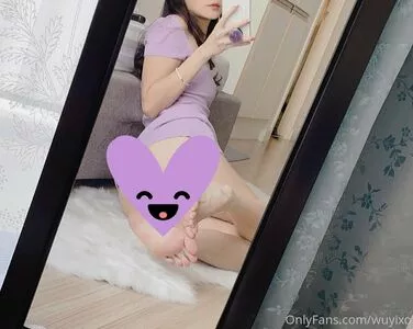 wuyixo / feet.fame nude photo #0020