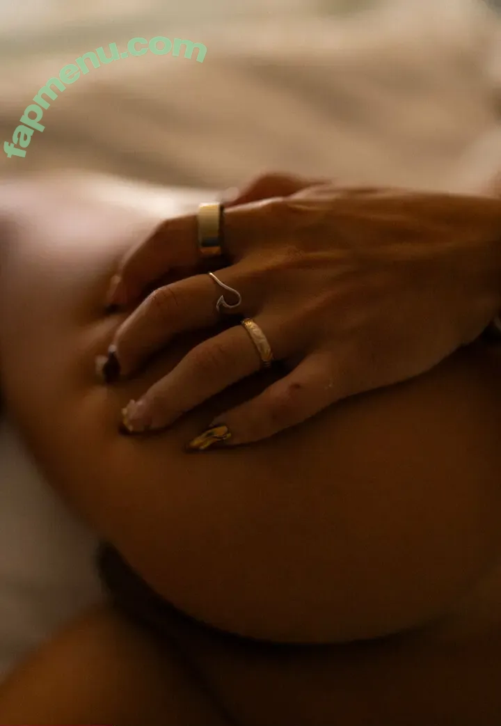 wvybbyily nude photo #0035 (wavybabyily)