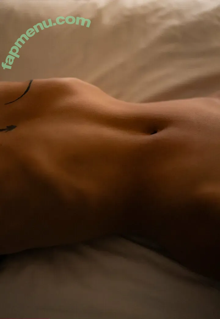 wvybbyily nude photo #0036 (wavybabyily)