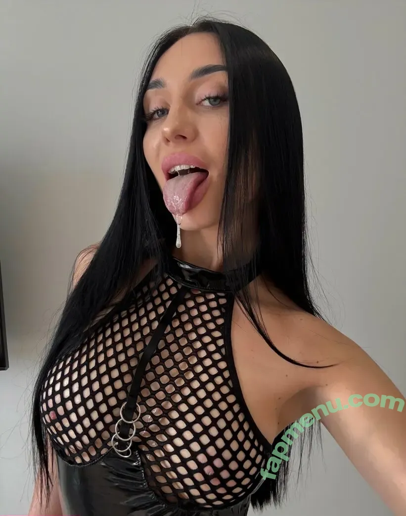 wwld_godde_s nude photo #0084 (thedopegoddess)
