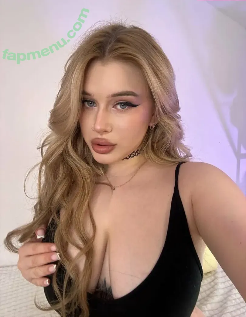 Wyandelii nude photo #0025 (Maryswonnn)
