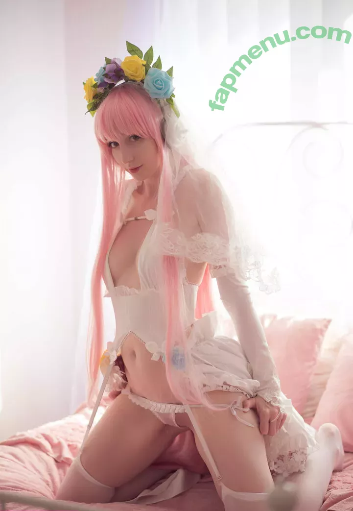 x.meki nude photo #0400 (Meki)