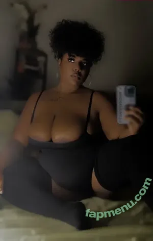 X_smokahontas on X and instagram and she has a private page on X by the name of @callmeebonita / x.smokahontas nude photo #0002