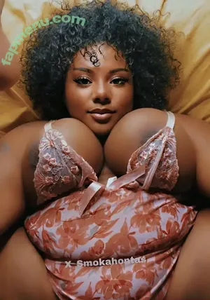 X_smokahontas on X and instagram and she has a private page on X by the name of @callmeebonita / x.smokahontas nude photo #0008