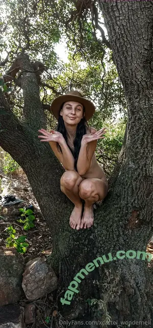  nude photo #0004