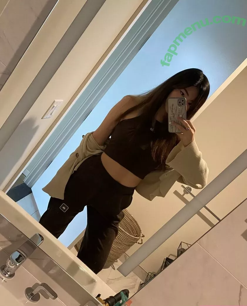 xChocobars nude photo #0066 (Janetrose / janetrosee)