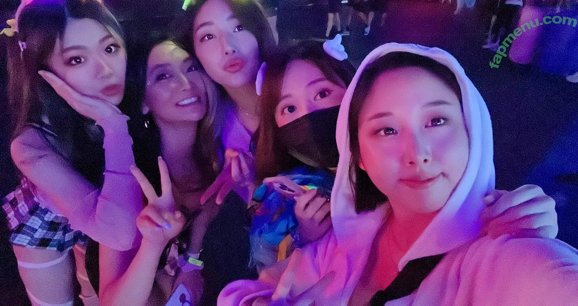 xChocobars nude photo #0072 (Janetrose / janetrosee)