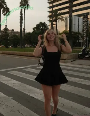 xFibii nude photo #0085