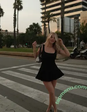 xFibii nude photo #0089