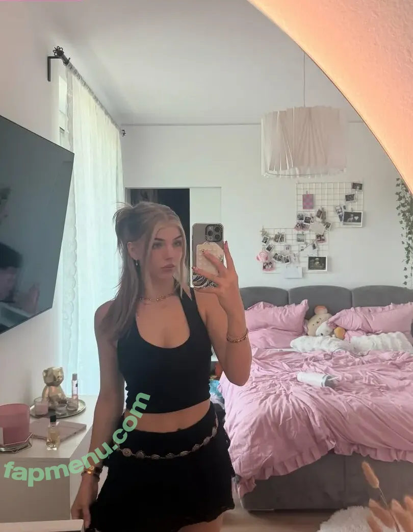 xFibii nude photo #0070 (xFibii)