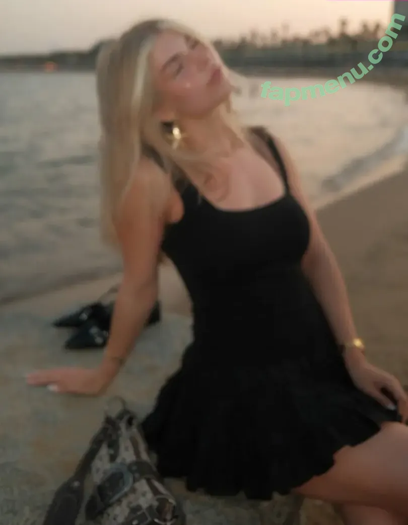 xFibii nude photo #0081 (xFibii)